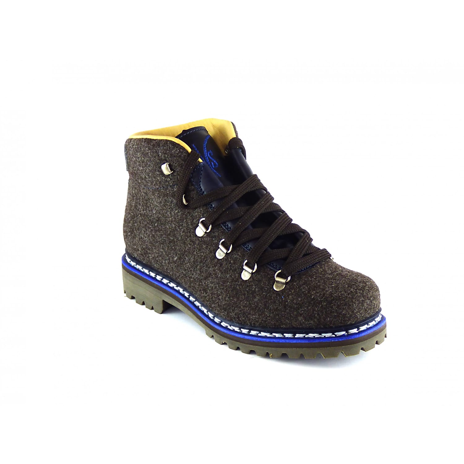 Strada timberland store