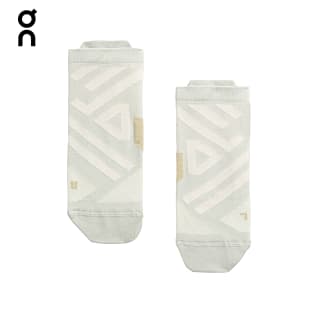 On Running M PERFORMANCE LOW SOCK, Flame - Spice